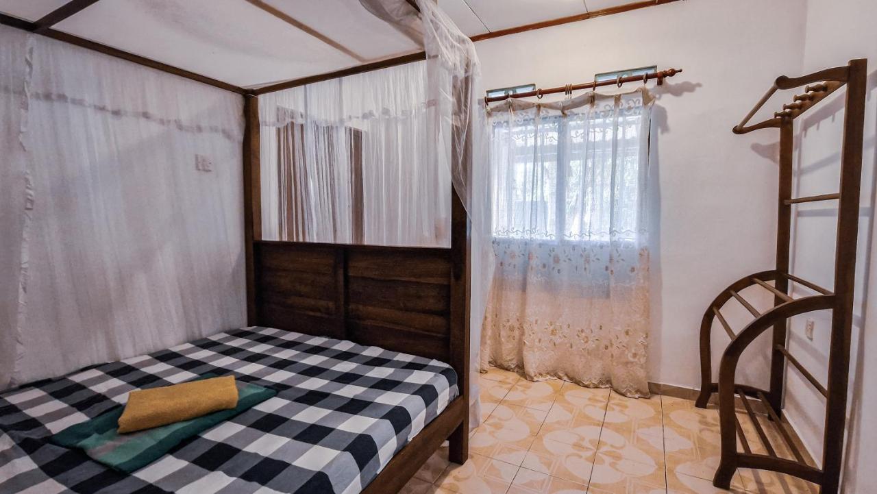 Sun Set Sea Family House Bed & Breakfast Weligama Exterior photo