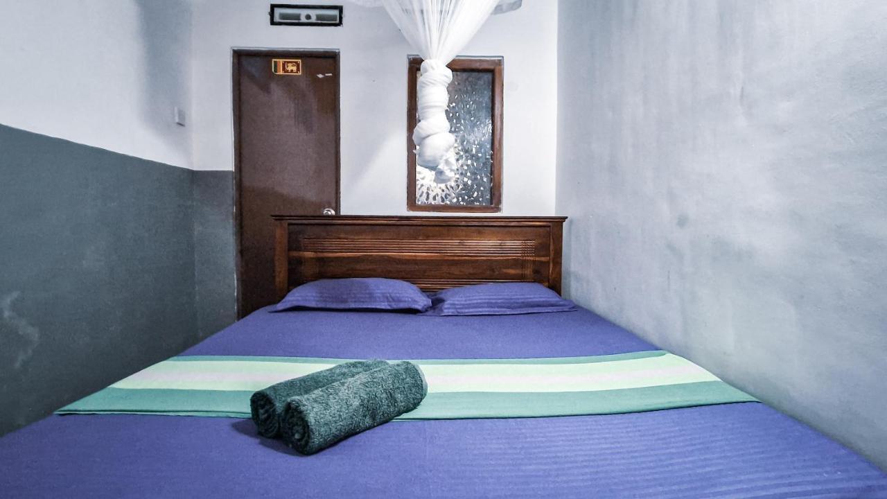 Sun Set Sea Family House Bed & Breakfast Weligama Exterior photo