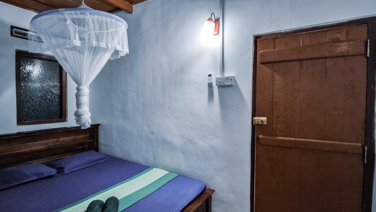 Sun Set Sea Family House Bed & Breakfast Weligama Exterior photo