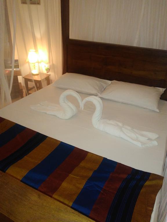 Sun Set Sea Family House Bed & Breakfast Weligama Exterior photo