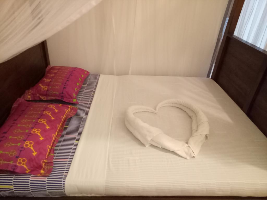 Sun Set Sea Family House Bed & Breakfast Weligama Exterior photo